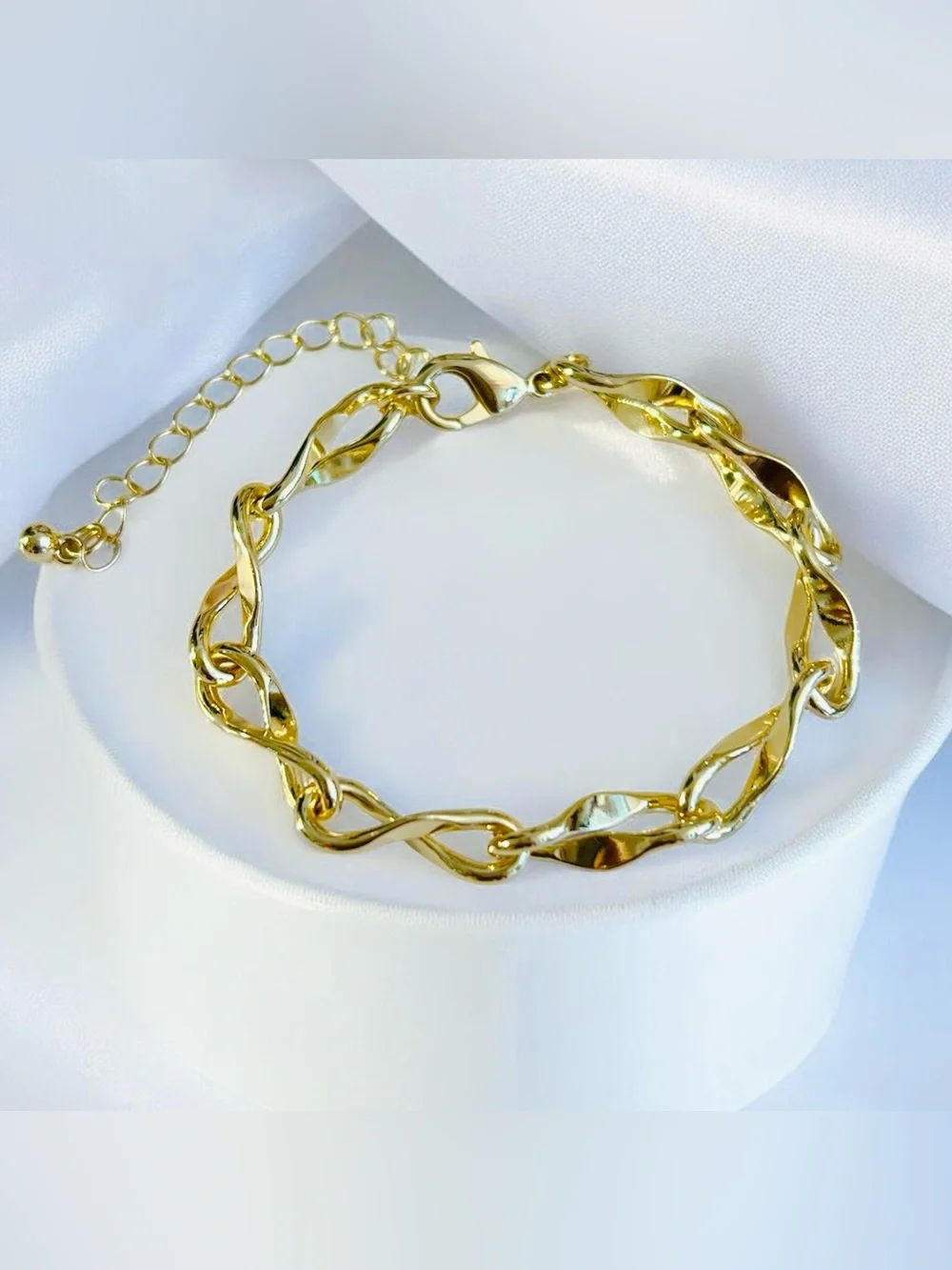 18k yellow gold filled Infinity ♾️ link 6” to 8.5” bracelet adjustable 🌟